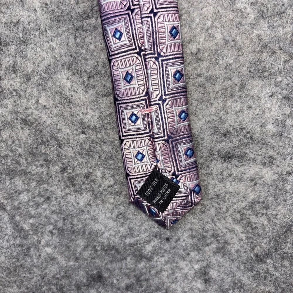 Jos. A. Bank Signature Men's Pink‎ & Navy Blue Geometric 100% Silk Necktie